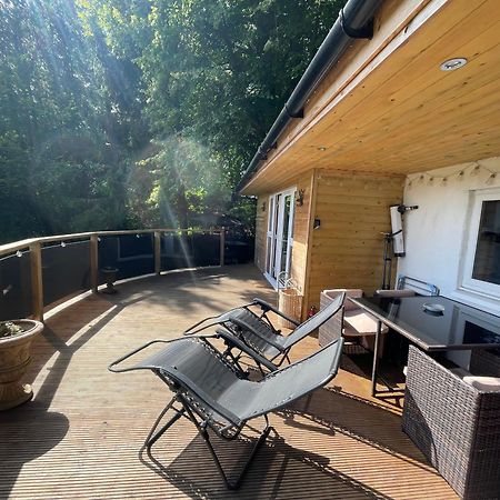 Unique Orchard Lodge For Couples With Hot Tub Стратхейвън Екстериор снимка