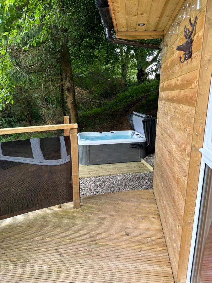 Unique Orchard Lodge For Couples With Hot Tub Стратхейвън Екстериор снимка